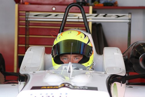 Nigel Melker maakt indruk bij F3 test in Estoril